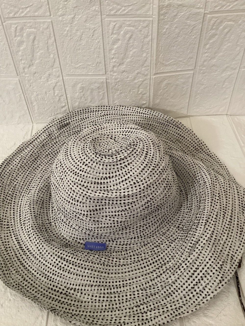 Wallaroo Hat Company Petite Scrunchie Hat White Black Polka Dot Floppy Sun Hat